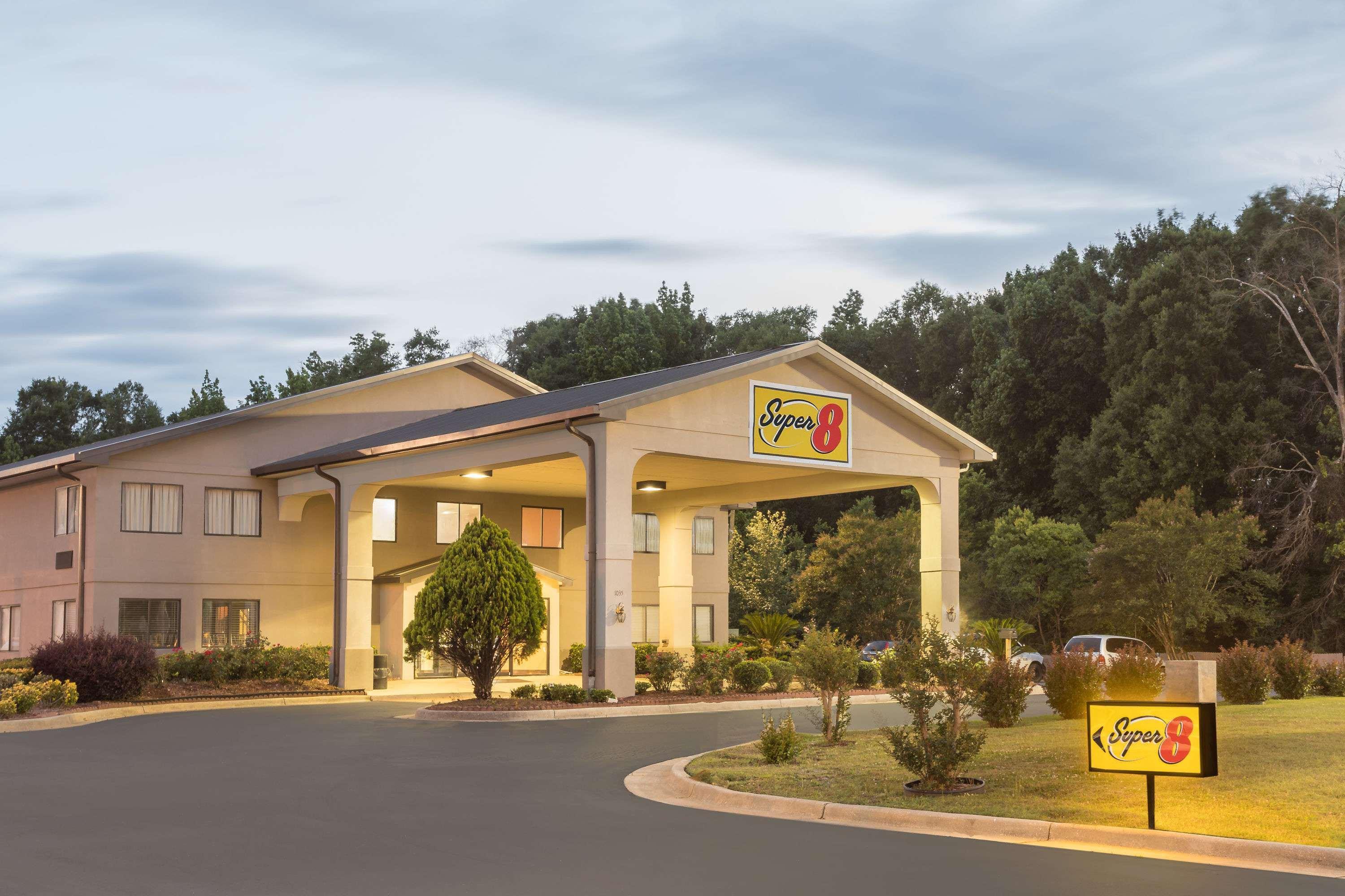 Super 8 By Wyndham Montgomery I-65 Exterior foto
